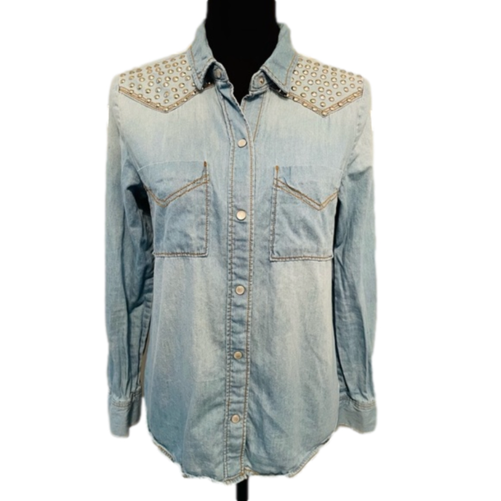 MUDD DENIM STUDDED WESTERN BUTTON DOWN SHIRT
